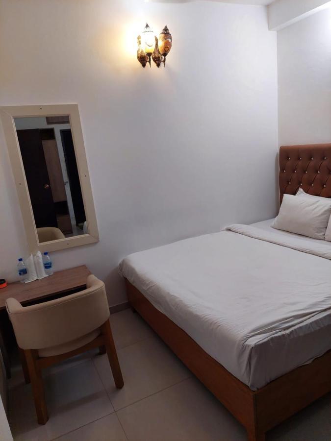 Hotel Blue Castle Dhaka Buitenkant foto