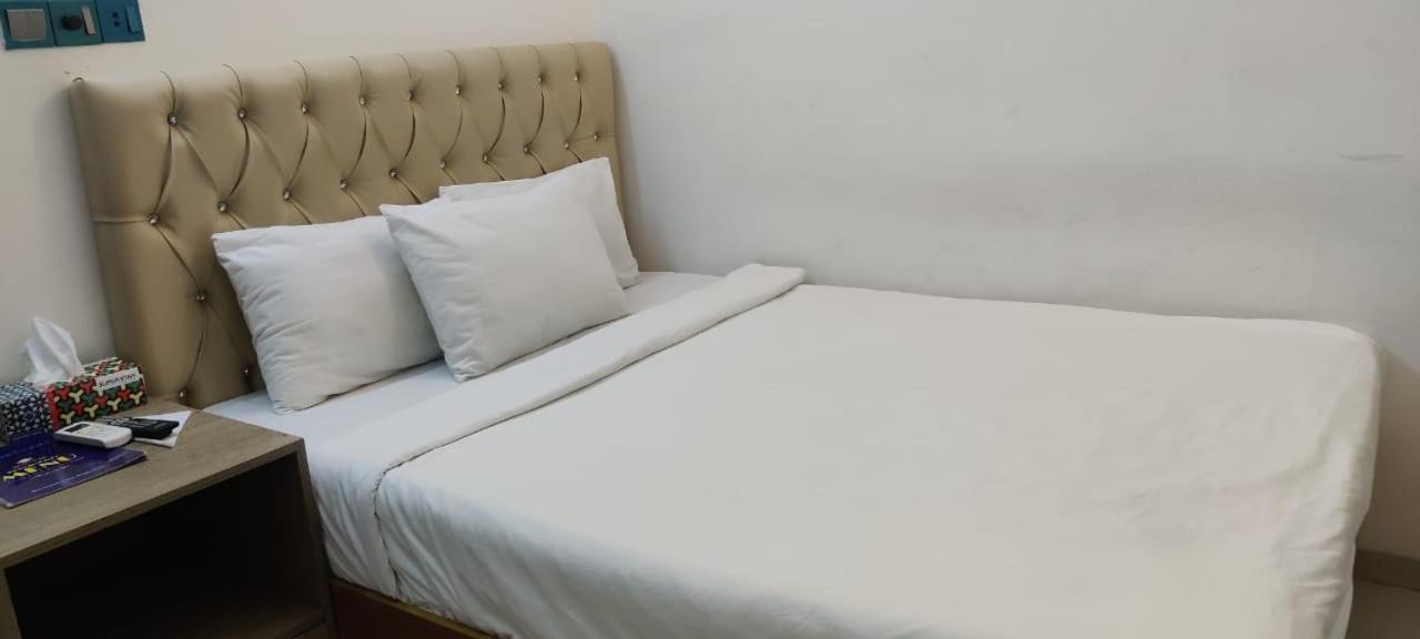 Hotel Blue Castle Dhaka Buitenkant foto