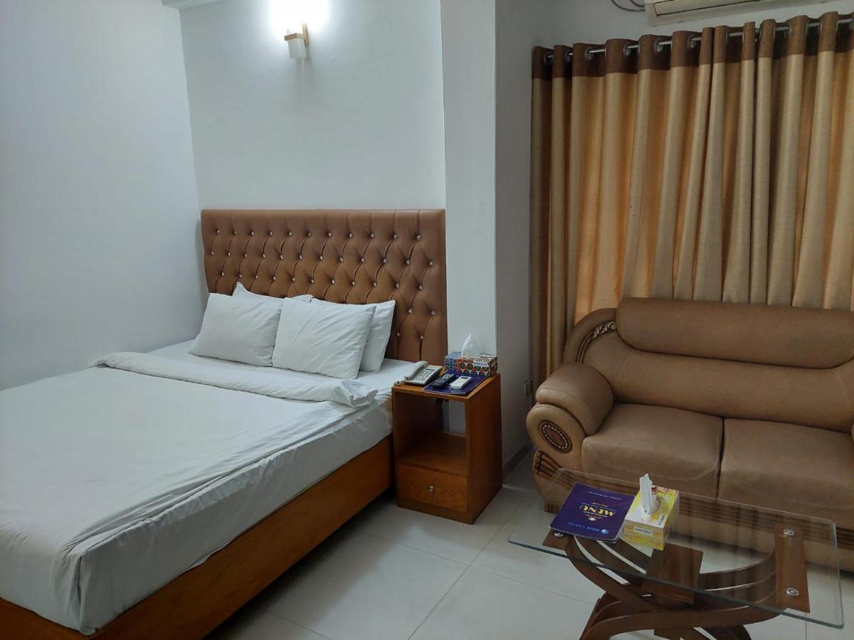 Hotel Blue Castle Dhaka Buitenkant foto