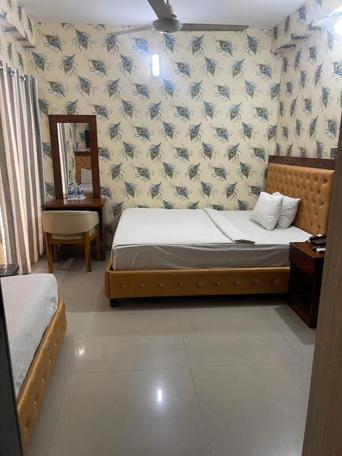 Hotel Blue Castle Dhaka Buitenkant foto