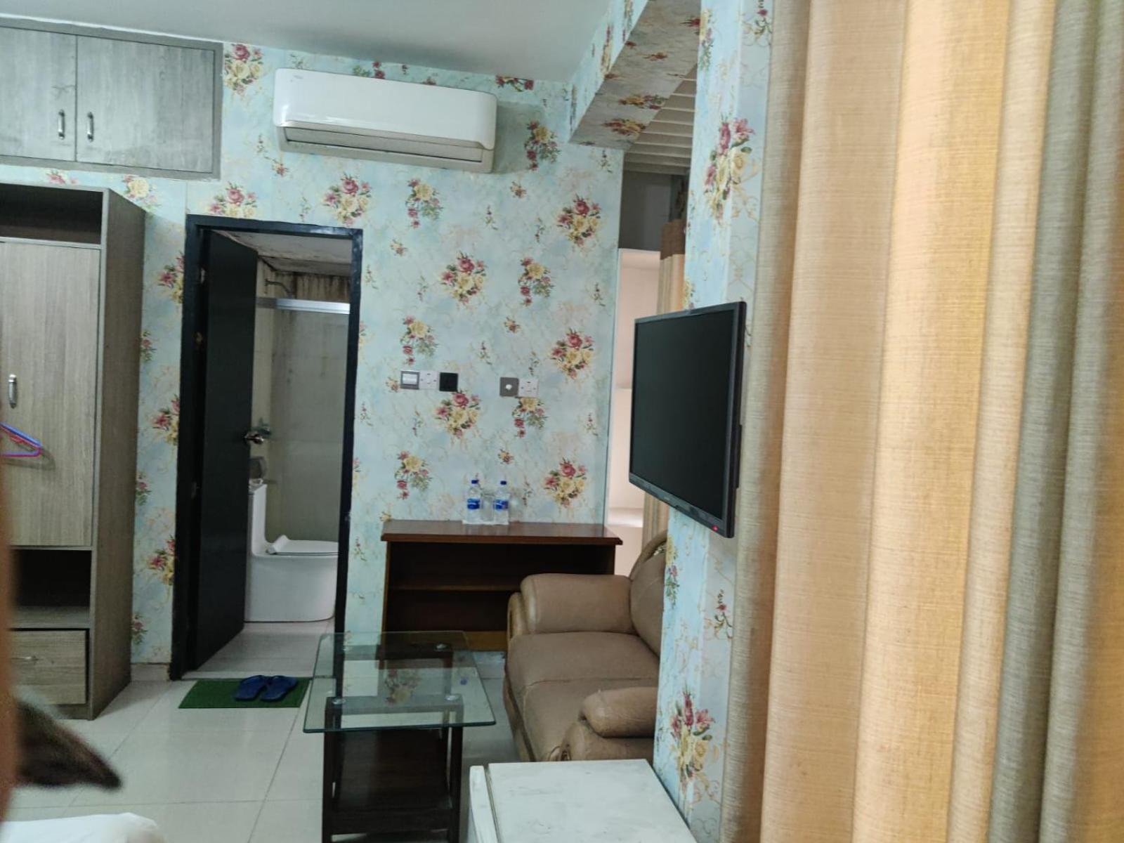 Hotel Blue Castle Dhaka Buitenkant foto