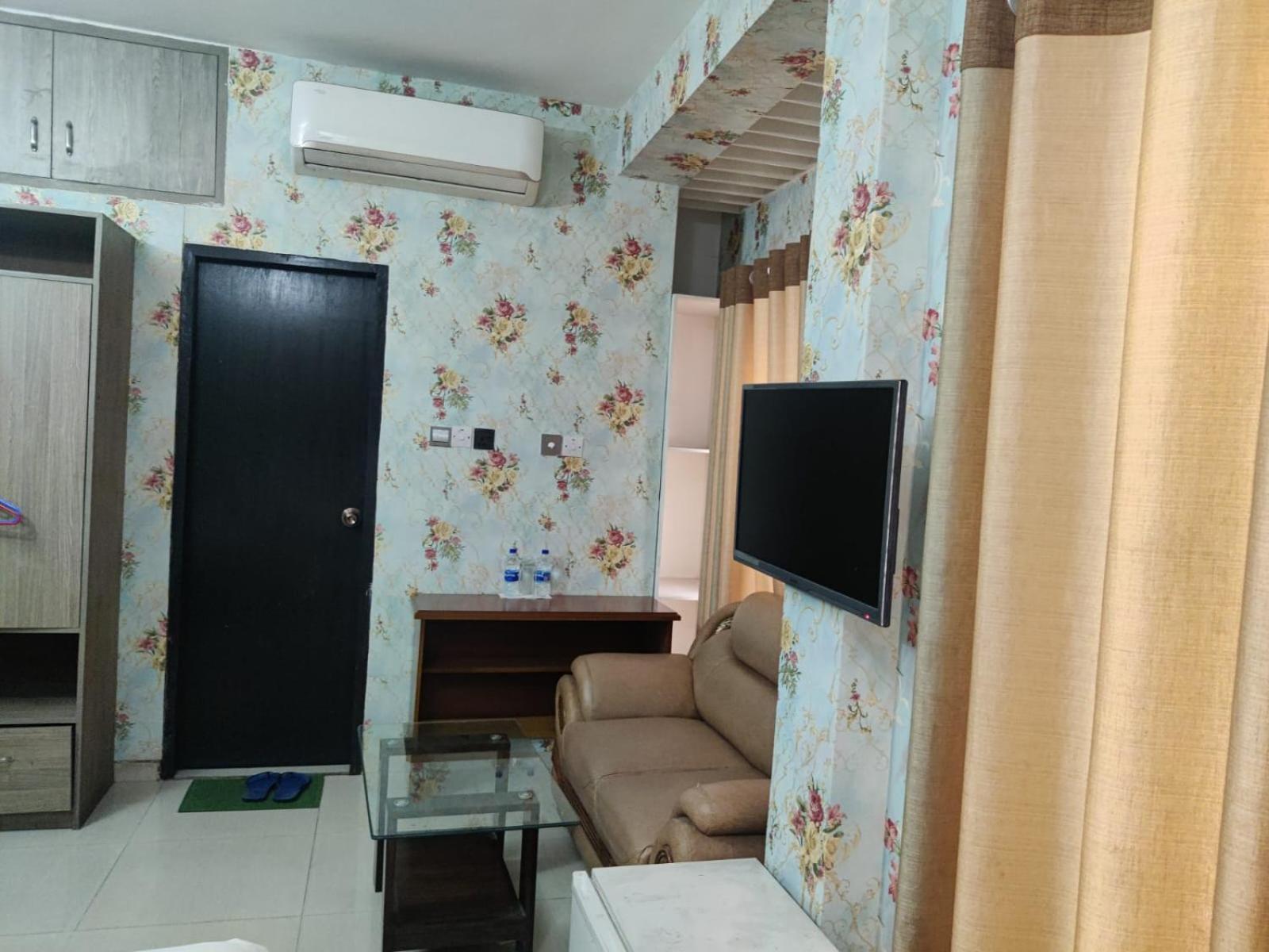 Hotel Blue Castle Dhaka Buitenkant foto