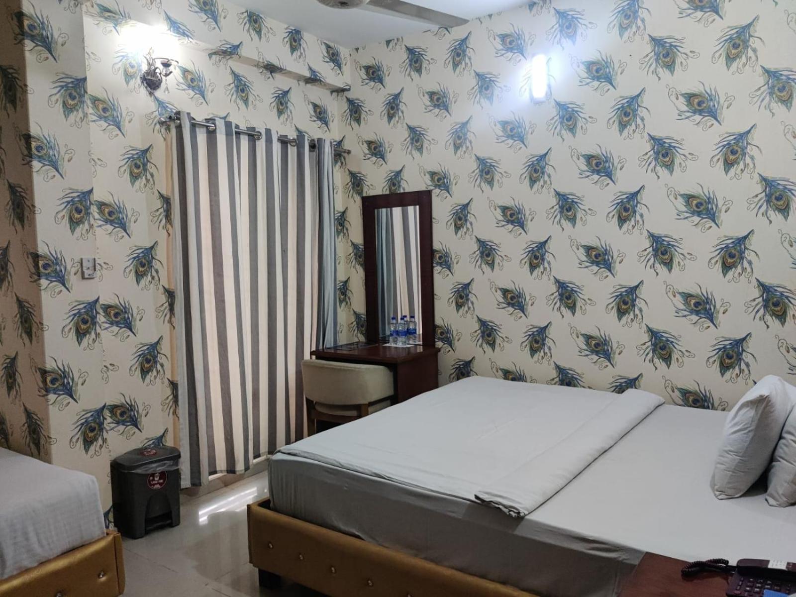 Hotel Blue Castle Dhaka Buitenkant foto