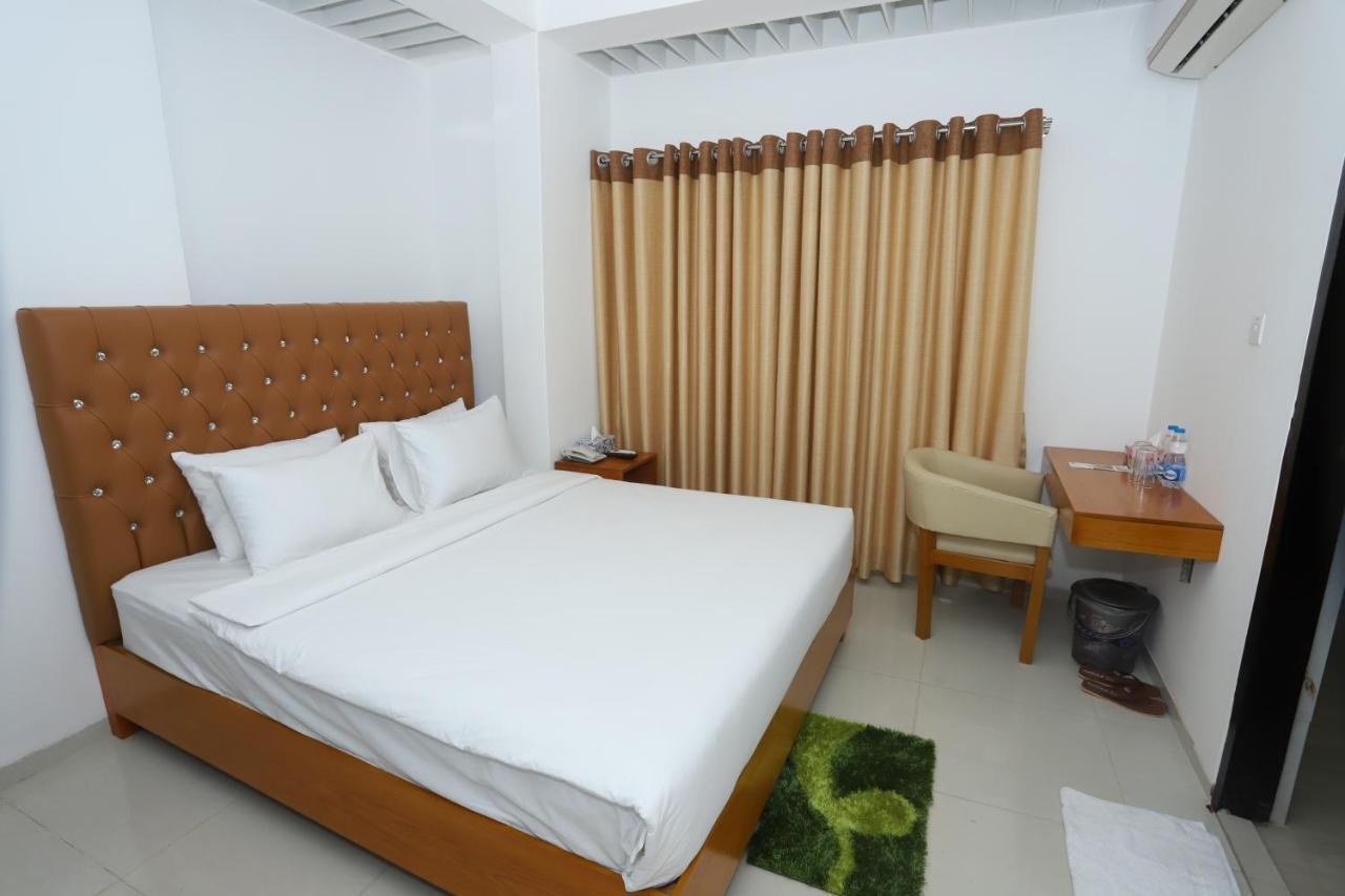 Hotel Blue Castle Dhaka Buitenkant foto