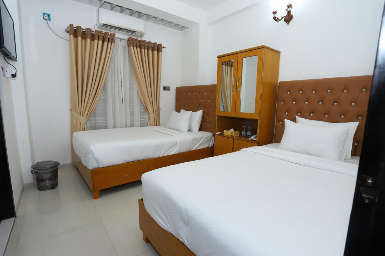Hotel Blue Castle Dhaka Buitenkant foto