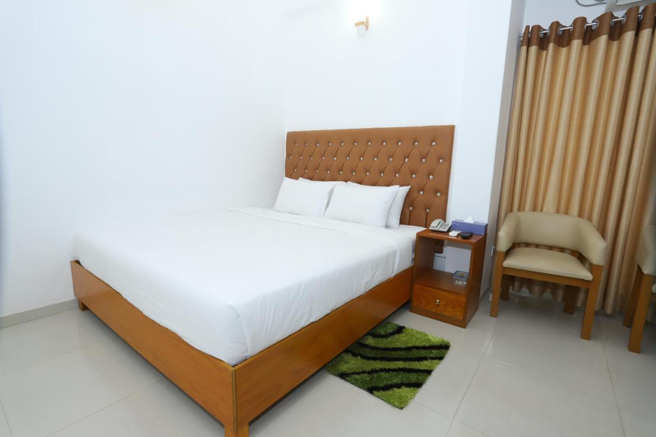Hotel Blue Castle Dhaka Buitenkant foto
